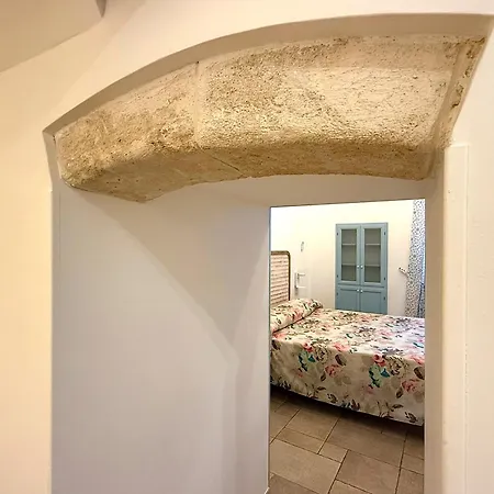 Helios Apartment *
